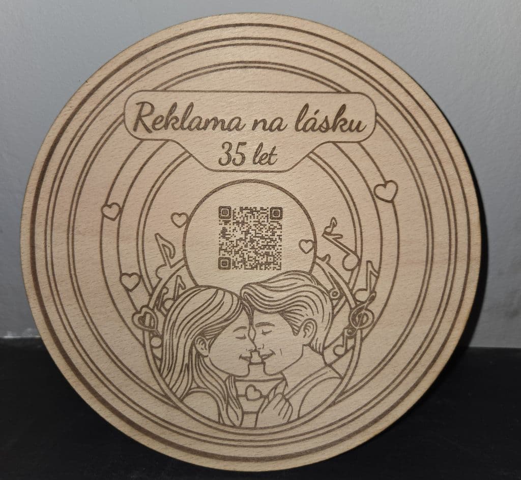 Destička nebo přívěšek